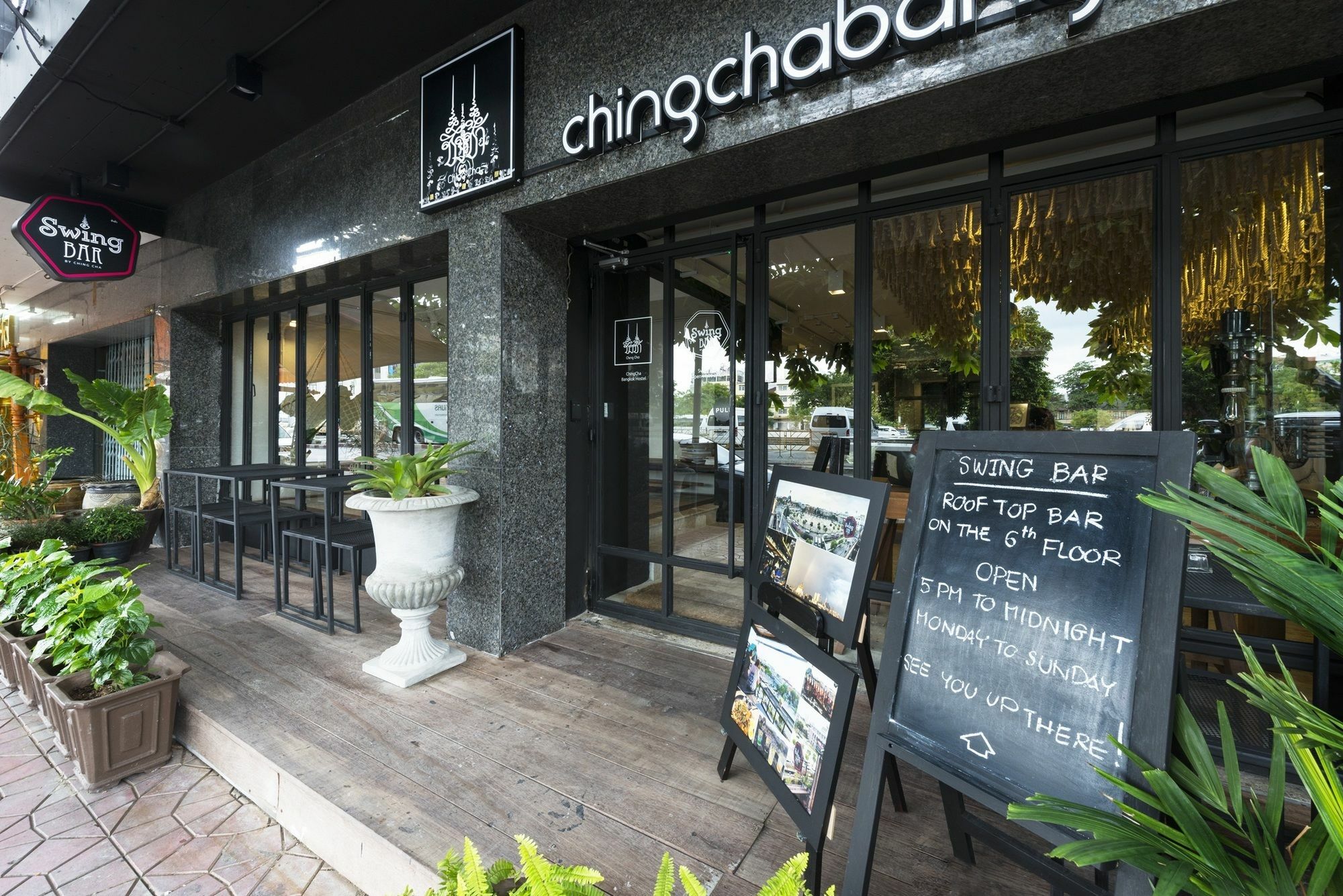 Chingcha Bangkok Hostel Exterior photo